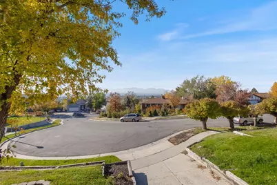 9977 S Lannae Dr E, Sandy, UT 84094 - Photo 36
