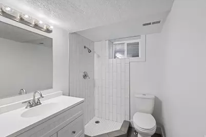 9977 S Lannae Dr E, Sandy, UT 84094 - Photo 26