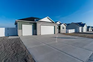 421 E Stafford St, Grantsville, UT 84029 - Photo 2