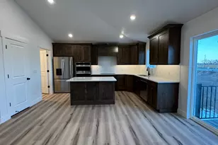 421 E Stafford St, Grantsville, UT 84029 - Photo 4