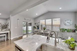 10338 S Venenzia Way, South Jordan, UT 84095 - Photo 10