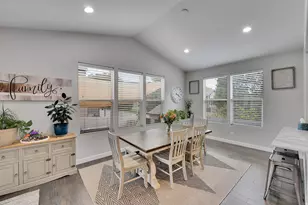 10338 S Venenzia Way, South Jordan, UT 84095 - Photo 12