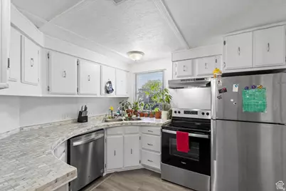 2875 N Hill Field Rd #17, Layton, UT 84041 - Photo 1