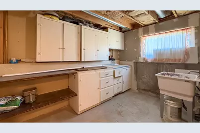 855 N 200 E, Price, UT 84501 - Photo 14