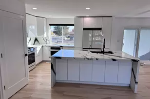 6918 S Harvest Cir W, West Jordan, UT 84084 - Photo 6
