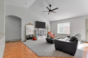 4042 E Yakima Way, Eagle Mountain, UT 84005 - Photo 4