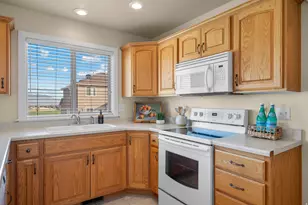 822 N Joshua Dr W, Saratoga Springs, UT 84045 - Photo 14