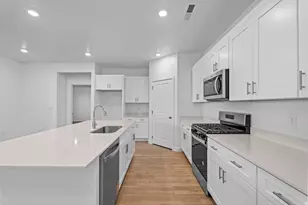 1805 S Quenns Garden Dr, Washington, UT 84780 - Photo 12