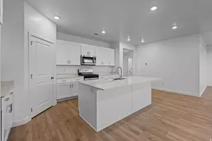 1805 S Quenns Garden Dr, Washington, UT 84780 - Photo 20