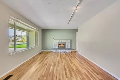 112 E 7420 S, Midvale, UT 84047 - Photo 4