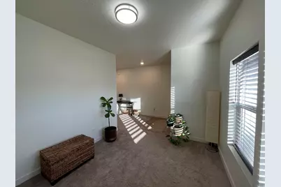 394 W Parkway Dr S, Kaysville, UT 84037 - Photo 4