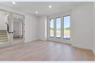 34 S Preston St, Kaysville, UT 84037 - Photo 8