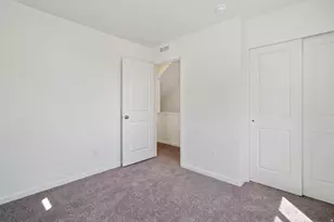 367 E Kanab Creek Dr, Saratoga Springs, UT 84045 - Photo 2