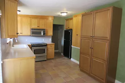 6818 S Luna Way E, Cottonwood Heights, UT 84121 - Photo 8