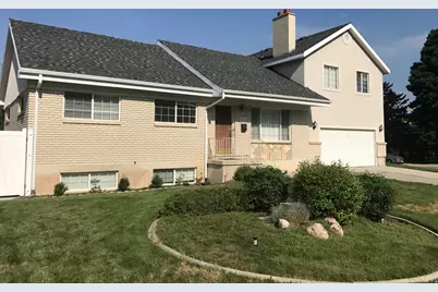 6818 S Luna Way E, Cottonwood Heights, UT 84121 - Photo 2