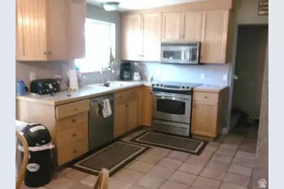 6818 S Luna Way E, Cottonwood Heights, UT 84121 - Photo 14