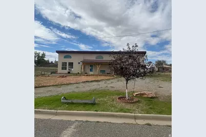 256 S 300 E, Blanding, UT 84511 - Photo 2