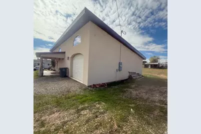 256 S 300 E, Blanding, UT 84511 - Photo 10