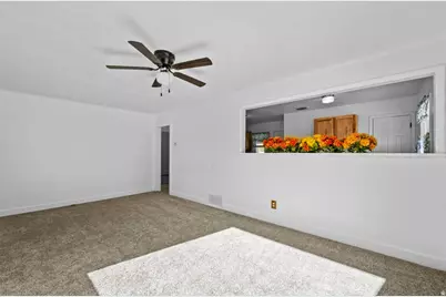 121 S Lakeview Dr, Clearfield, UT 84015 - Photo 8