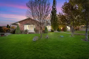 956 N Main St, Genola, UT 84655 - Photo 2