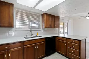 257 E 600 N, Kaysville, UT 84037 - Photo 10