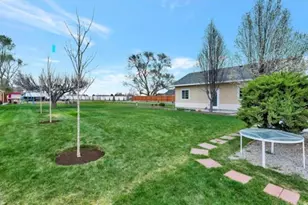 1170 W 10550 S, South Jordan, UT 84095 - Photo 2