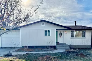 954 E Carnation Dr, White City, UT 84094 - Photo 2