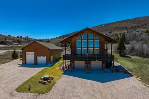 866 N Yarrow Cir, Garden City, UT 84028 - Photo 2