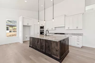 702 Oakridge Dr #701, Tooele, UT 84074 - Photo 10