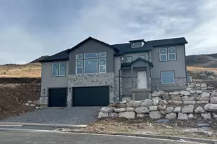 702 Oakridge Dr, Tooele, UT 84074 - Photo 2
