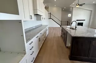 702 Oakridge Dr, Tooele, UT 84074 - Photo 8