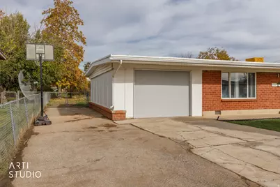 1916 W Gregory Dr, Layton, UT 84041 - Photo 4