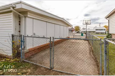 1916 W Gregory Dr, Layton, UT 84041 - Photo 32