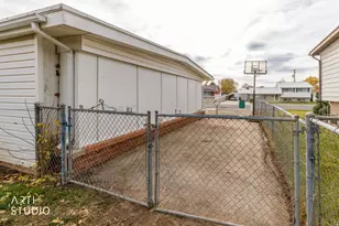 1916 W Gregory Dr, Layton, UT 84041 - Photo 32