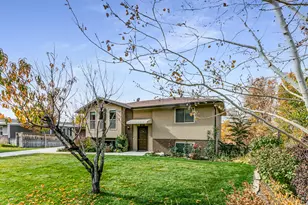 676 S 100 E, Farmington, UT 84025 - Photo 2