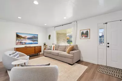 9635 S 1600 W, South Jordan, UT 84095 - Photo 6