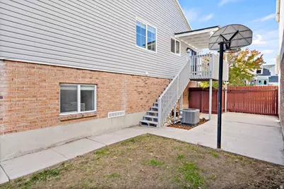 9141 S Little Creek Dr, West Jordan, UT 84088 - Photo 28