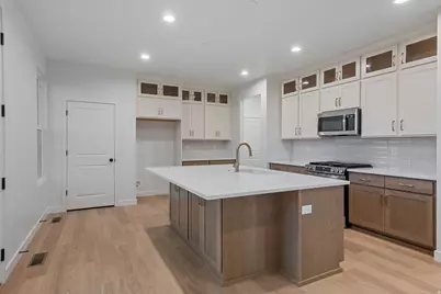 6988 W Lake Ave, South Jordan, UT 84009 - Photo 4