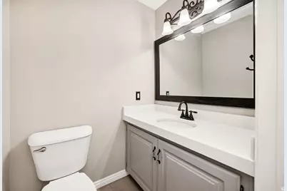 2009 N 150 E, Centerville, UT 84014 - Photo 8