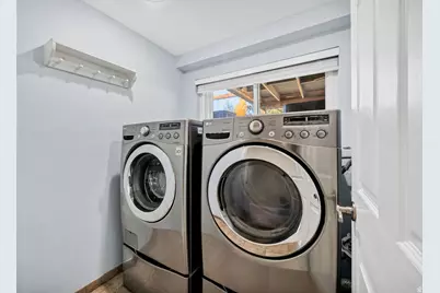 2009 N 150 E, Centerville, UT 84014 - Photo 26