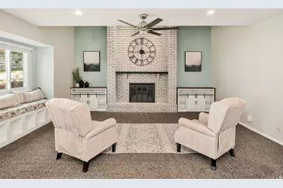 2009 N 150 E, Centerville, UT 84014 - Photo 4