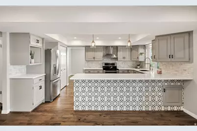 2009 N 150 E, Centerville, UT 84014 - Photo 2