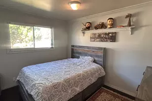 547 E Pioneer Ave, Sandy, UT 84070 - Photo 14