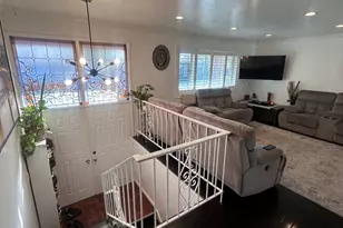 547 E Pioneer Ave, Sandy, UT 84070 - Photo 4