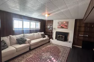 547 E Pioneer Ave, Sandy, UT 84070 - Photo 18