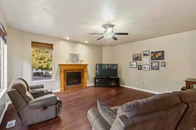 3376 W Water Crescent Pl, South Jordan, UT 84095 - Photo 22