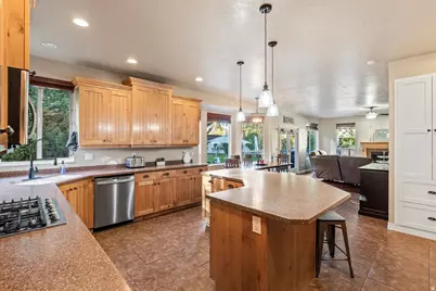 3376 W Water Crescent Pl, South Jordan, UT 84095 - Photo 16