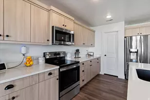 2440 W 2900 N, Farr West, UT 84404 - Photo 12