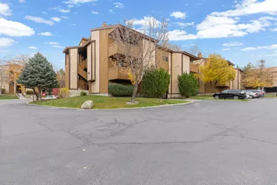 662 W Jefferson Cv #6, Sandy, UT 84070 - Photo 2