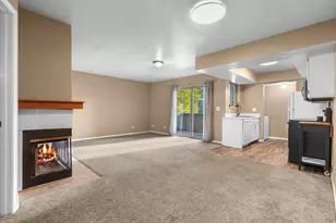 662 W Jefferson Cv, Sandy, UT 84070 - Photo 8